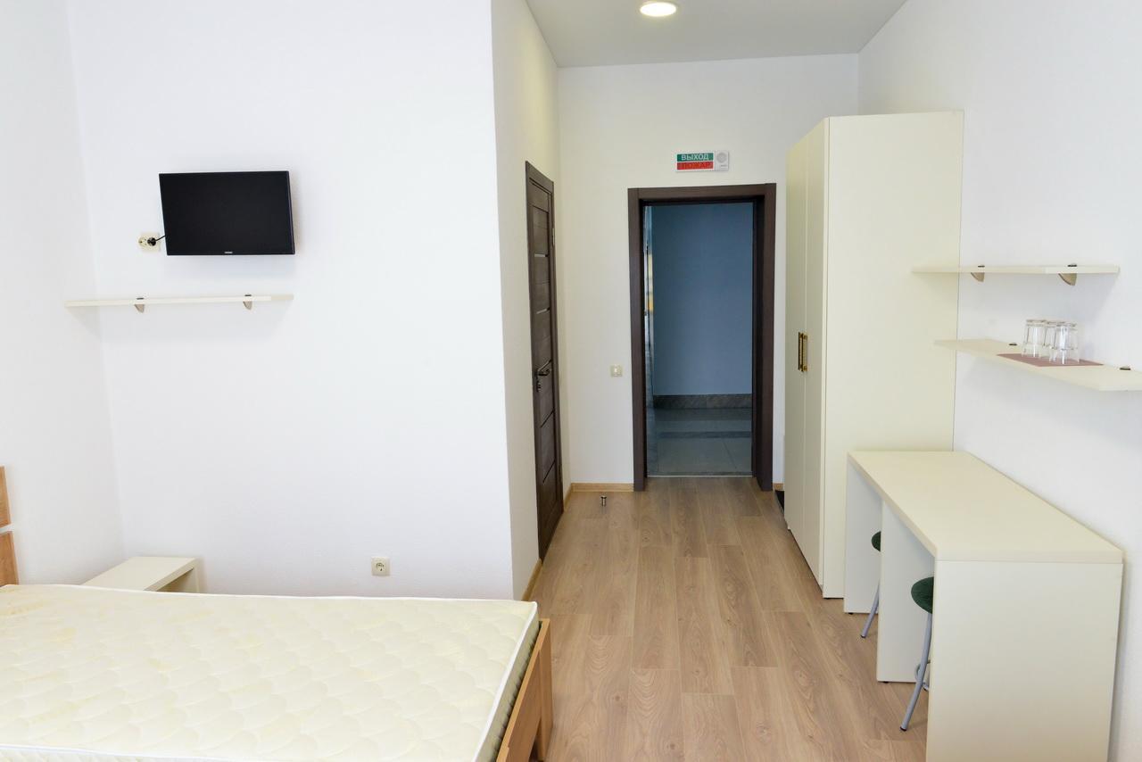 Grad Hotel Ashmyany エクステリア 写真